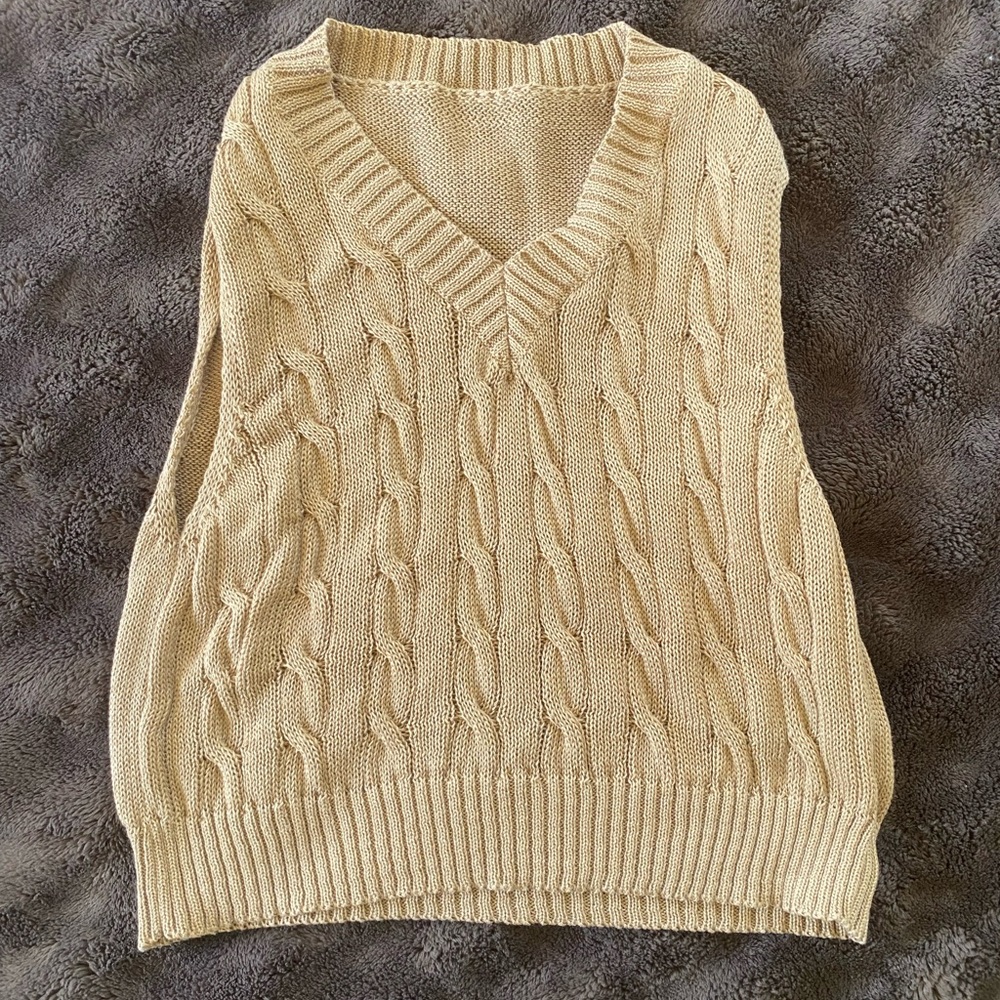 Cable Knit V-Neck Sweater Vest - Cream